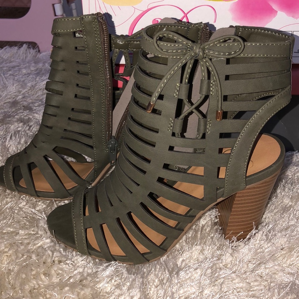 Size 5.5 green